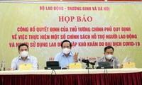 Vietnam acelera el desembolso de la asistencia para las personas afectadas por el covid-19