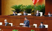 El Parlamento vietnamita analiza el plan financiero para el bienestar social del pueblo