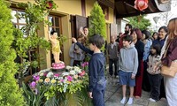 Conmemoran Día de Vesak en Monasterio Zen, de Truc Lam, Francia