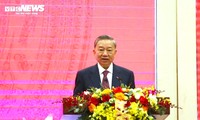 El secretario general del Partido Comunista y presidente de China, Xi Jinping, felicita a su homólogo vietnamita