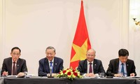 Máximo dirigente de Vietnam recibe a intelectuales vietnamitas de la comunidad francófona