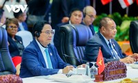 Actividades bilaterales del Primer Ministro Pham Minh Chinh en Laos