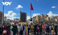 Ofrenda de flores para conmemorar al Presidente Ho Chi Minh en Venezuela