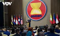 Líder político de Vietnam visita la Secretaría de la ASEAN