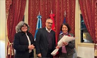 Intercambio de amistad entre las Embajadas de Vietnam y Cuba en Argentina