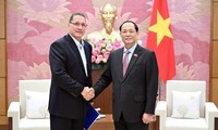 Vietnam impulsa la cooperación con partidos de Venezuela y México