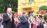 Presidente cubano califica de exitosa su visita a Vietnam