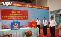 Electores en Ciudad Ho Chi Minh muestran entusiasmo al ejercer su derecho al voto