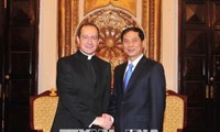 El subsecretario del Vaticano visita Vietnam 