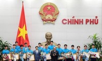 Equipo de fútbol sub-23 de Vietnam honrado por el primer ministro