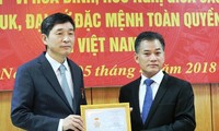 Honran al embajador surcoreano en Vietnam 