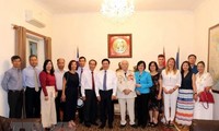 Los vietnamitas en el extranjero son parte inseparable de la Patria, afirma canciller Pham Binh Minh