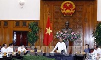 Premier de Vietnam insta a acelerar proyectos de infraestructuras de transporte