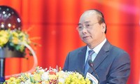 Premier de Vietnam dirige sesión especial sobre la lucha contra el Covid-19