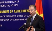 Estados Unidos continúa ayudando a Vietnam en superar impactos de Covid-19