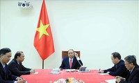 Premier de Vietnam dialoga por teléfono con su homólogo de Singapur