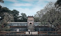 Belleza pacífica y antigua de la ciudad imperial de Hue