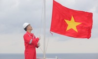 Ceremonia de izado de bandera de una empresa vietnamita bate récord mundial