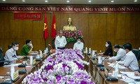 Vicepremier de Vietnam trabaja con autoridades de Ba Ria-Vung Tau sobre situación de covid-19