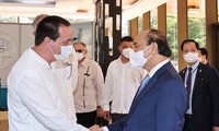 Presidente vietnamita visita el Centro de Ingeniería Genética y Biotecnología en Cuba