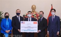 Vietnam recibe simbólicamente 1,5 millones de dosis de vacuna anticovid-19