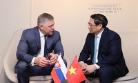 Primer Ministro de Vietnam sostiene reuniones bilaterales al margen del FEM 54 en Davos