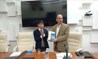 Presentan en Cuba libro sobre el socialismo en Vietnam