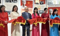 Exhibición en París destaca trayectoria revolucionaria del Presidente Ho Chi Minh