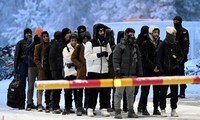 Finlandia aprueba controvertido proyecto de ley que permite deportación de inmigrantes