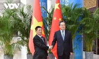 Viceprimer ministro de Vietnam sostiene conversaciones su homólogo chino