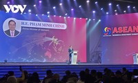 Premier describe la visión de Vietnam en Cumbre de ASEAN