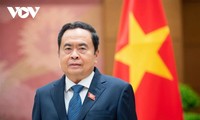 Líder del Parlamento de Vietnam asiste a AIPA-45 en Laos 