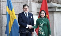 Vicepresidenta vietnamita conversa con titular del Parlamento sueco