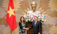 Vicepresidente del Parlamento recibe a tesorera del estado estadounidense de California