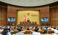 Diputados vietnamitas opinan sobre proyecto de Ley de Docentes