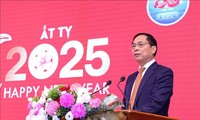 Vibran actividades diplomáticas en Vietnam durante 2025