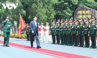 Presidente Luong Cuong visita Mando de Zona Militar 9