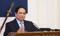 Primer Ministro propone seis avances para fortalecer relaciones entre Vietnam y Polonia