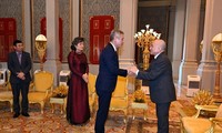 El rey de Camboya recibe al nuevo embajador de Vietnam​