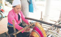 Productos de brocado únicos de los Muong en Hoa Binh