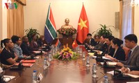 Entretien entre Pham Binh Minh et Maite Nkoana Mashabane