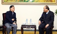 Nguyen Xuan Phuc reçoit l’ancien Premier ministre laotien