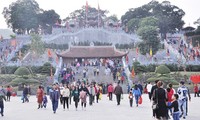  Ouverture de la fête du temple de Cua Ông