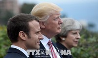  Trump évoque les frappes en Syrie avec les dirigeants français et anglais