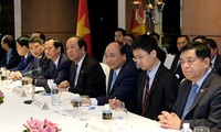 Nguyên Xuân Phuc rencontre la diaspora vietnamienne à Singapour