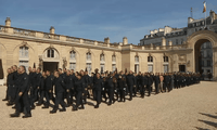 Notre-Dame de Paris : l'hommage aux pompiers