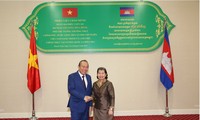 Le vice-Premier ministre Truong Hoa Binh en visite au Cambodge