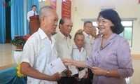 Dang Thi Ngoc Thinh rencontre des pauvres de Tiên Giang