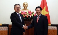  Le nouvel ambassadeur du Japon au Vietnam reçu par Pham Binh Minh