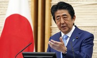 Le Vietnam et la communauté internationale saluent les contributions du PM japonais Abe Shinzo